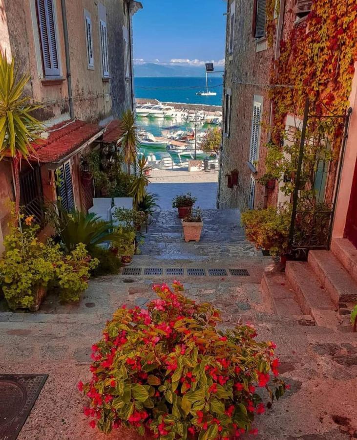 Appartement By The Sea In Scario Extérieur photo